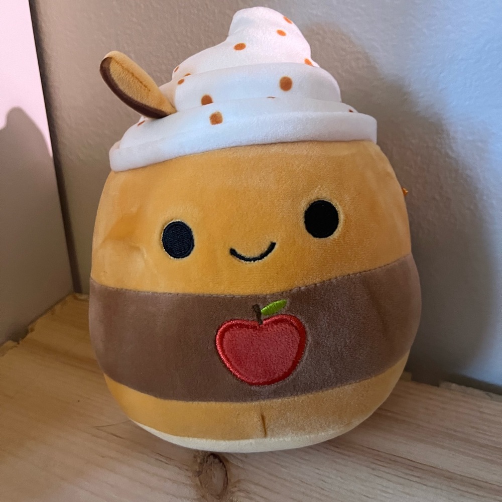 7.5 inch squishmallow apple cider